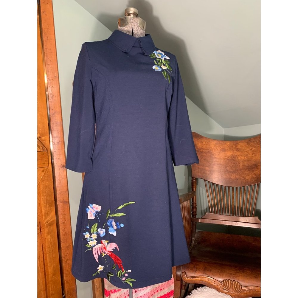 Retro embroidered shift dress